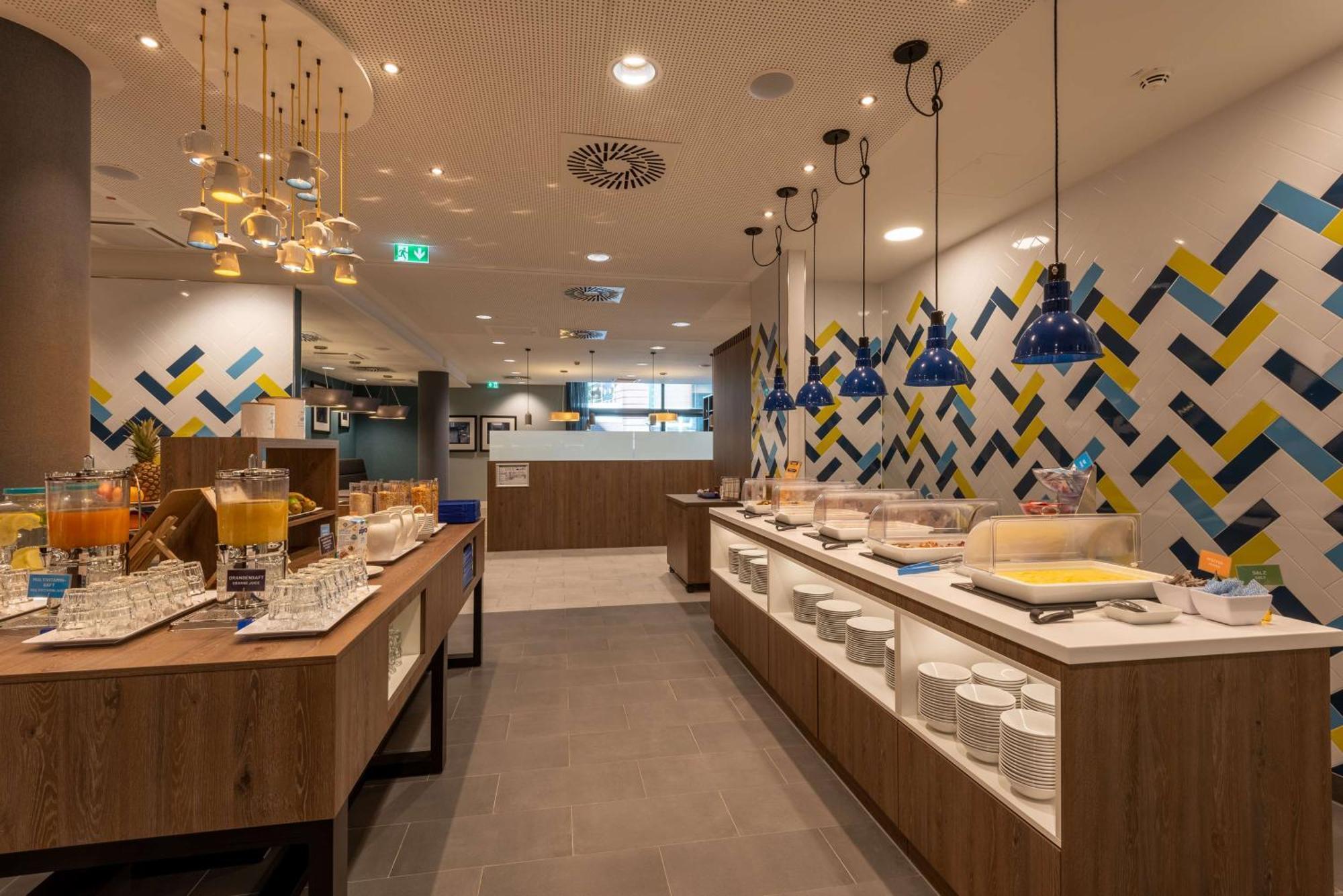 Hampton By Hilton Centre Hotel