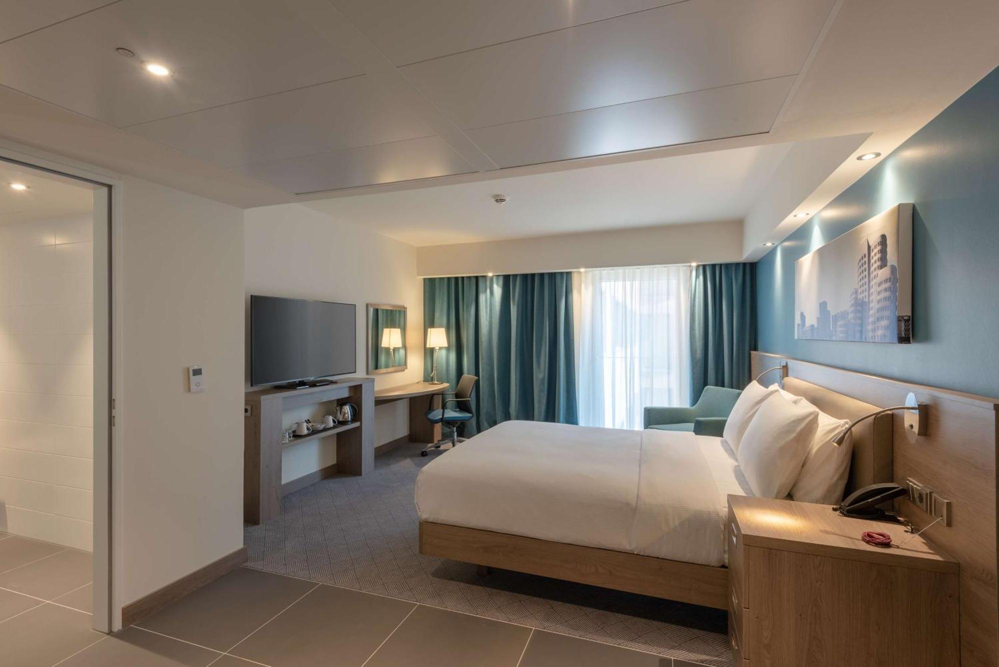 Hampton By Hilton Centre Hotel 3*