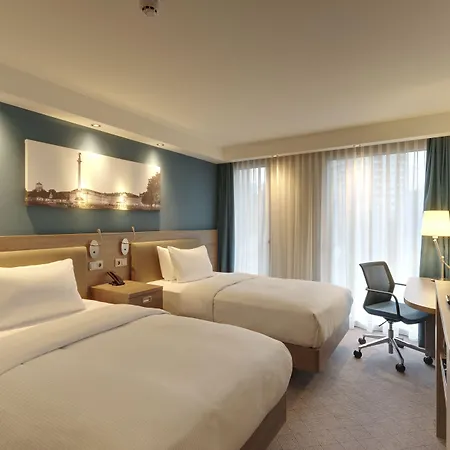 Hampton By Hilton Centre Hotel 3*
