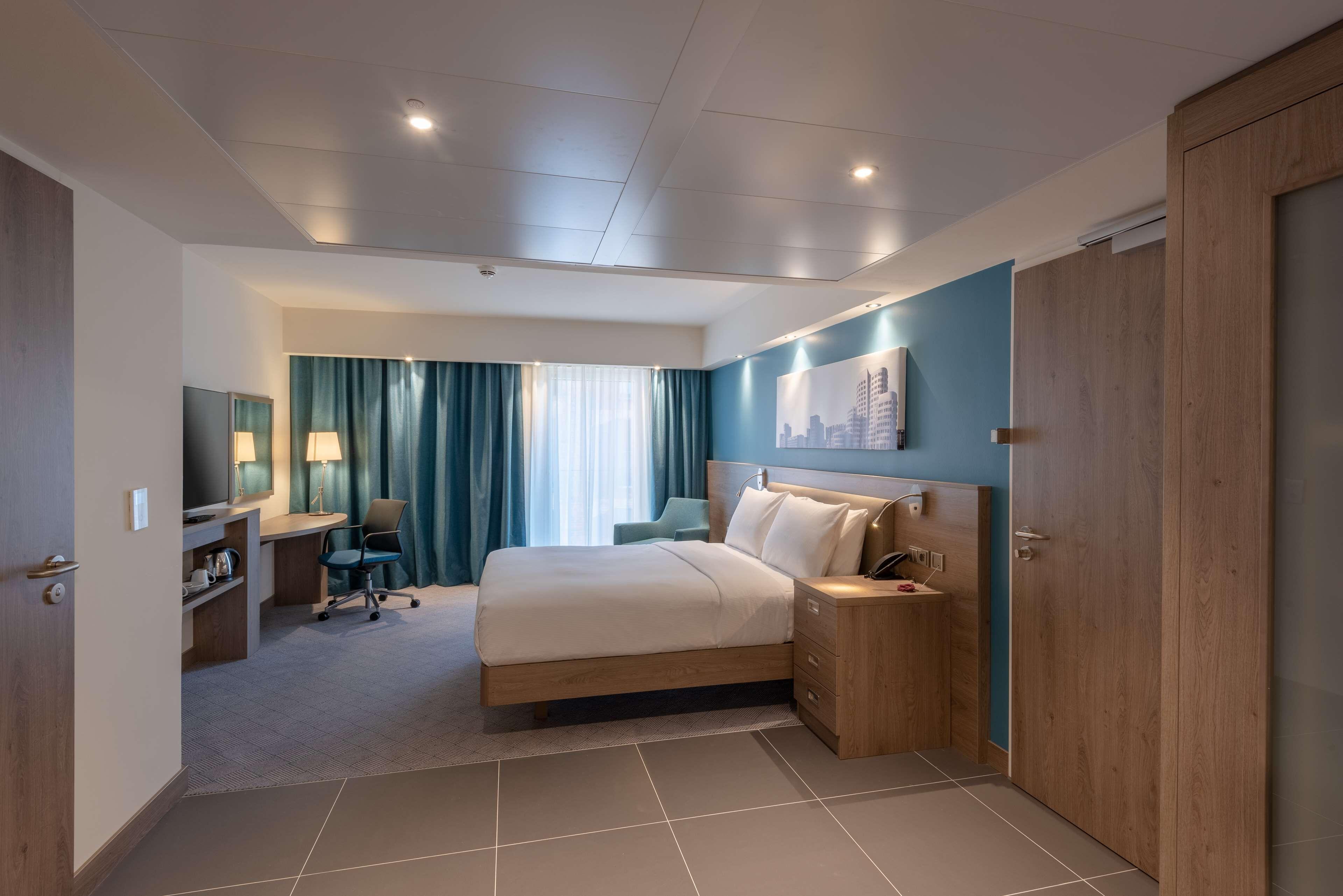 Hampton By Hilton Centre Hotel