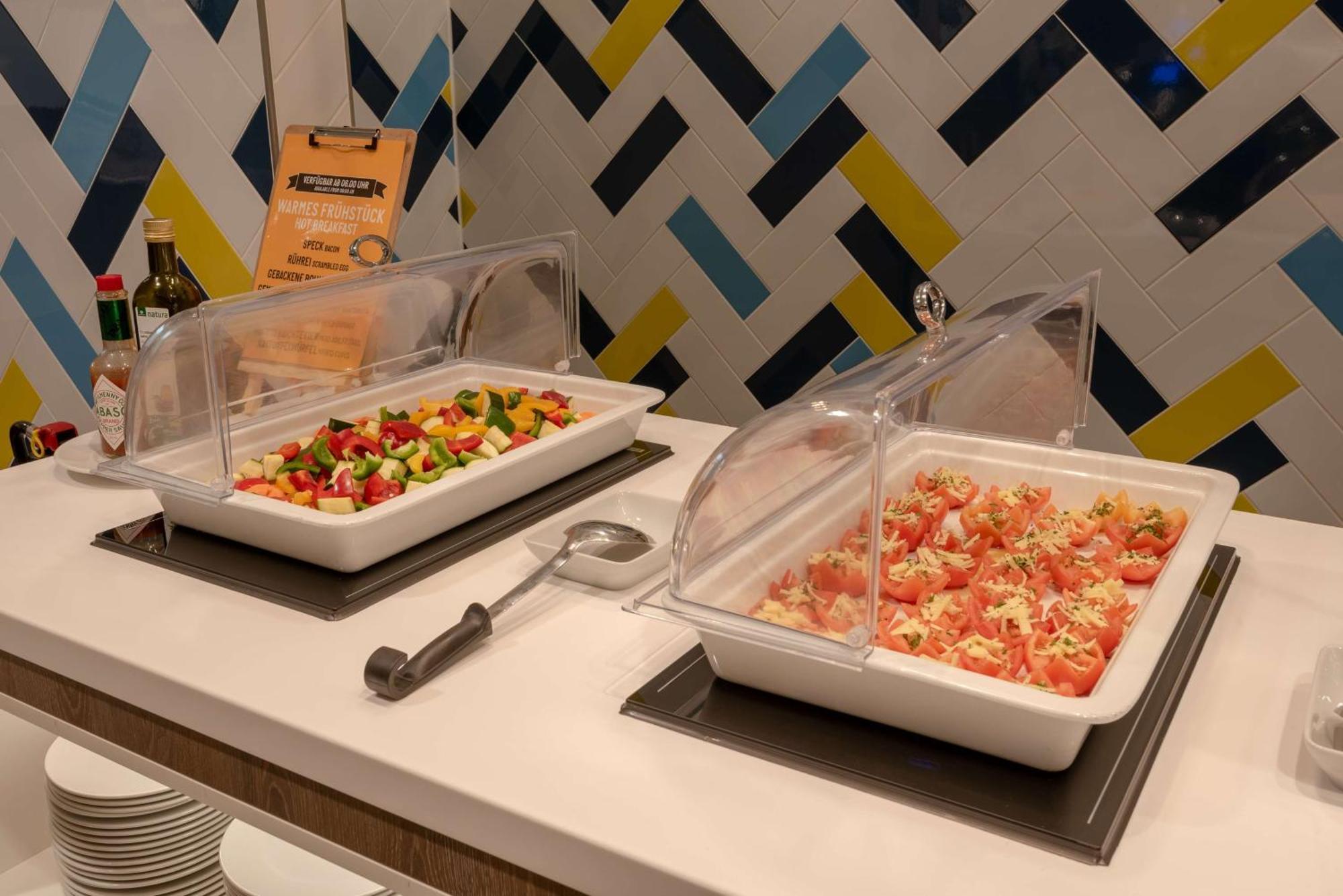 Hotel Hampton By Hilton Centre 3*