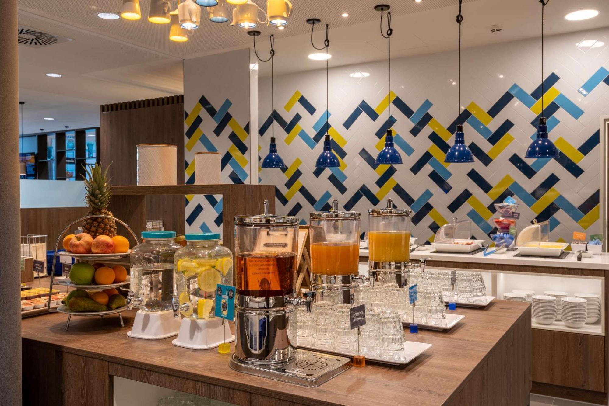 Hampton By Hilton Centre 3*